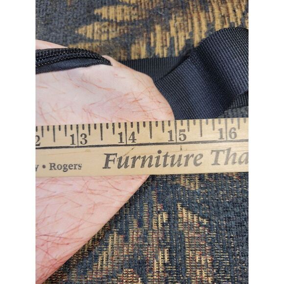 Unisex Hairy Belly Button Fanny Pack - Picture 5 of 5